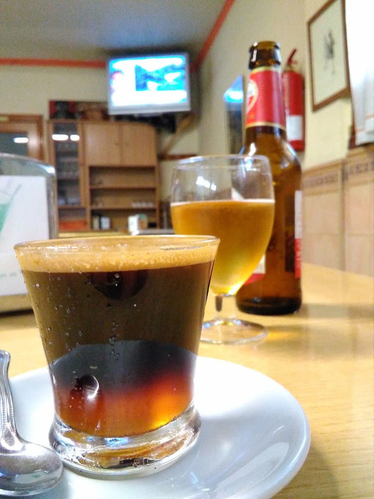 Cafeteria Express — Comida y bebida