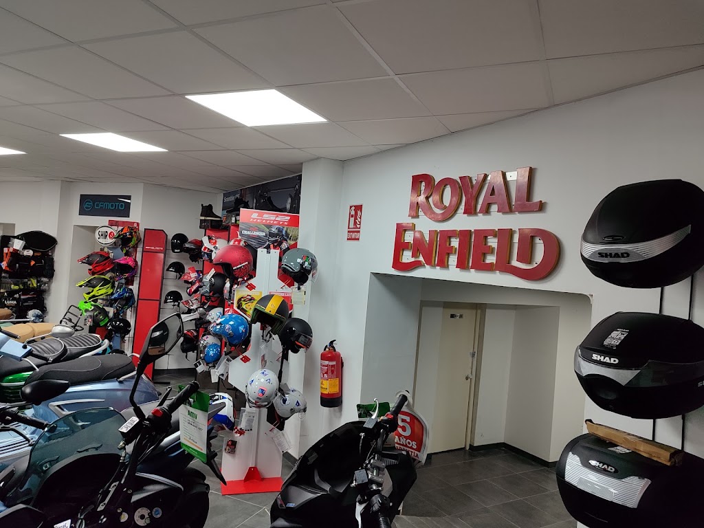 SCOOTER CENTER — Interior