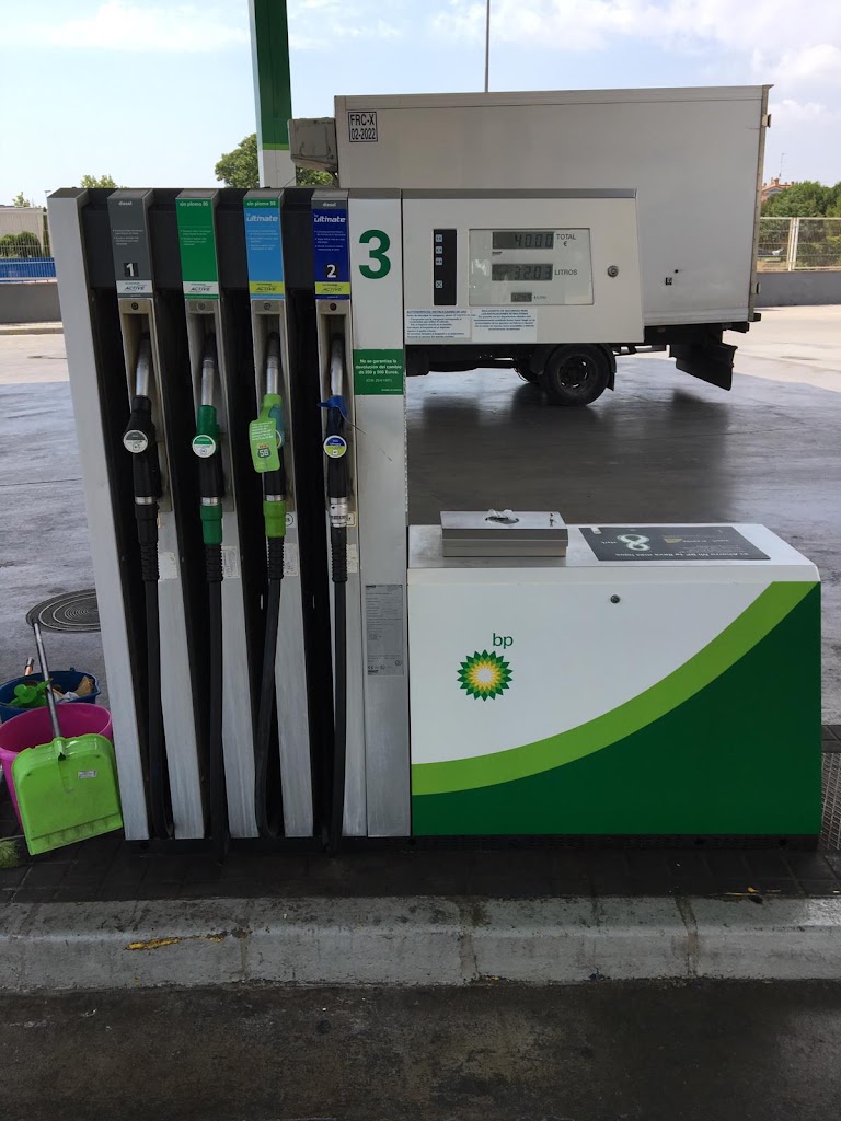 EESS Bernabe Mari Castellano — Surtidor de combustible