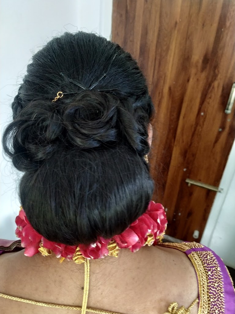 Aishu Makeovers Ladies Beauty Parlour And Academy Ooty