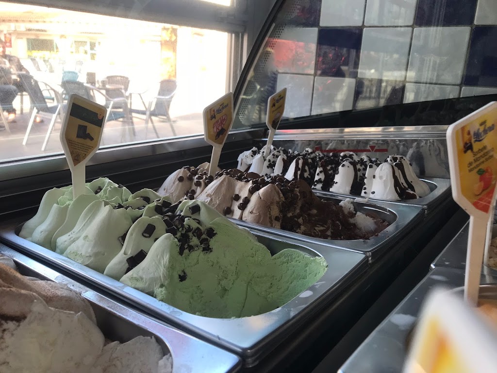 Bar Nova Gracia — Comida y bebida