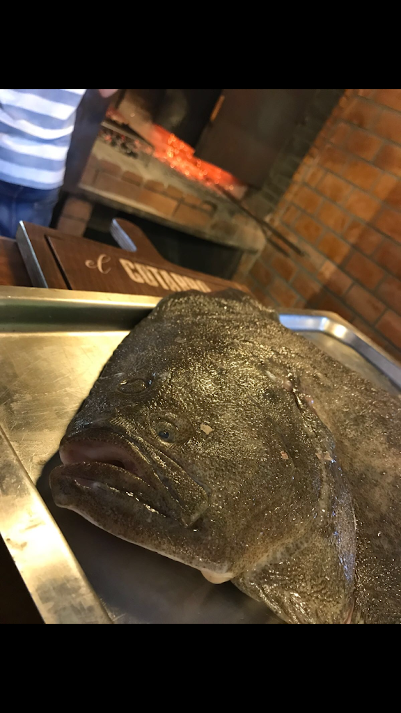 Restaurante El Cotarro — Comida y bebida