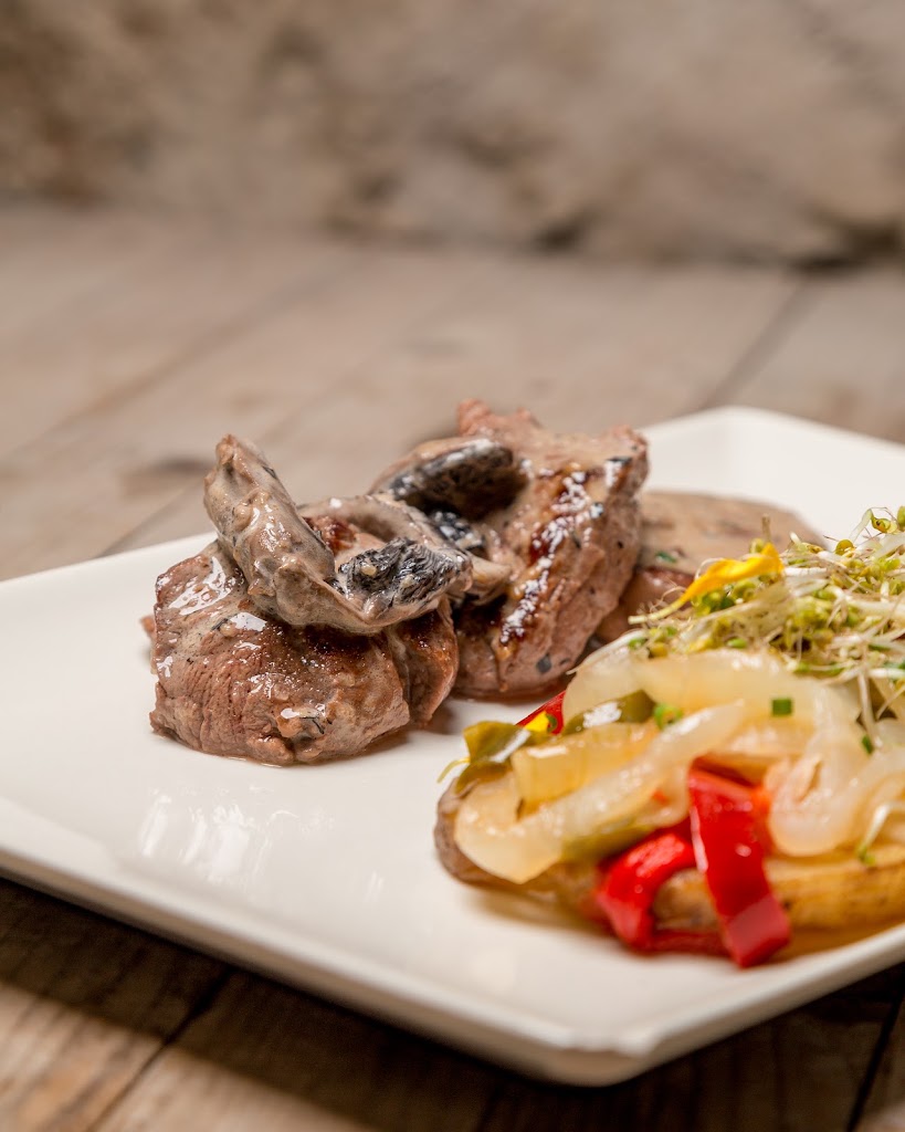 Restaurante Entre Duelas y Tapas — Comida y bebida