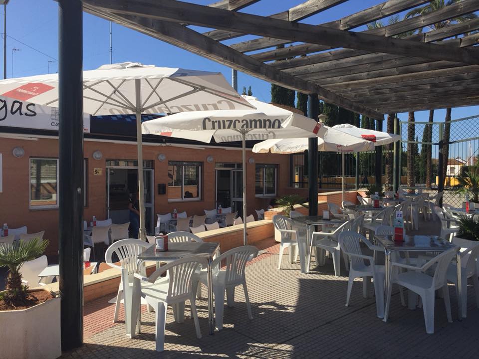 Malaspulgas Cafe Tapas — Ambiente