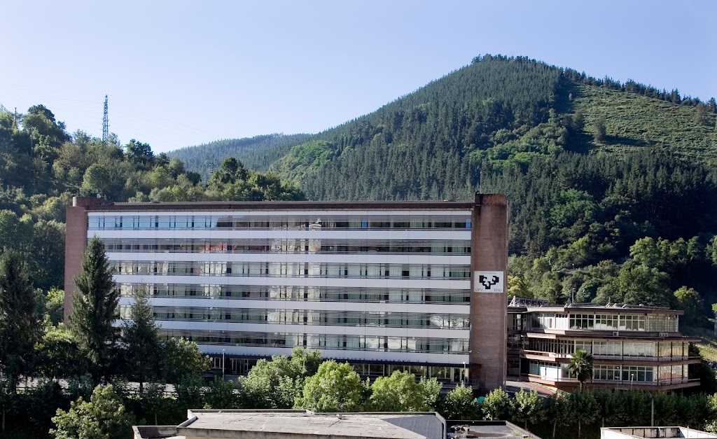 Gipuzkoako Ingeniaritza Eskola. Eibar - Escuela de Ingenieria de Gipuzkoa. Eibar