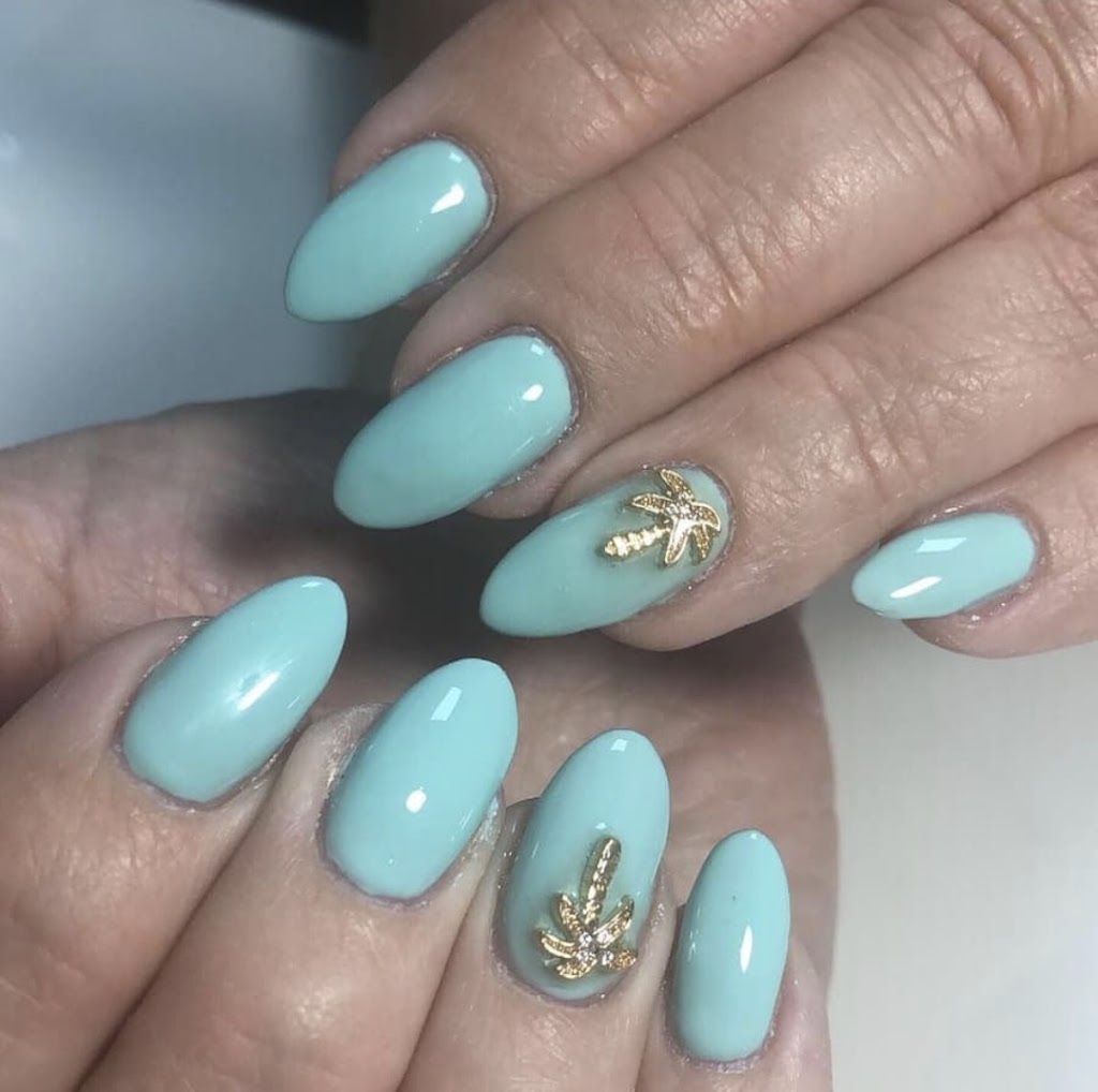 Impero peluqueros y estetica — Manicura