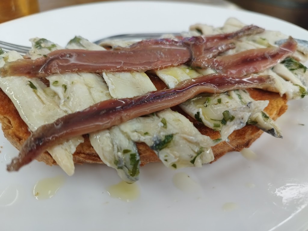 Bar La Ria — Comida y bebida