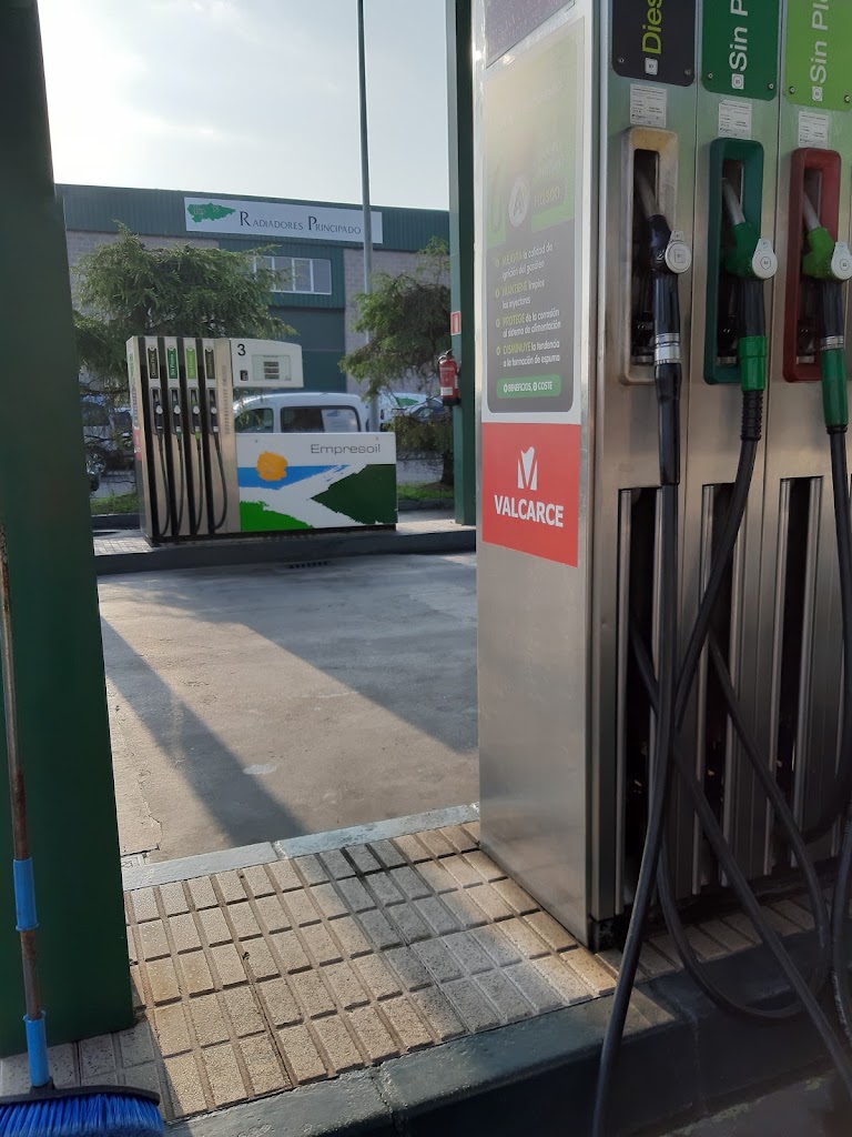 EMPRESOIL — Surtidor de combustible