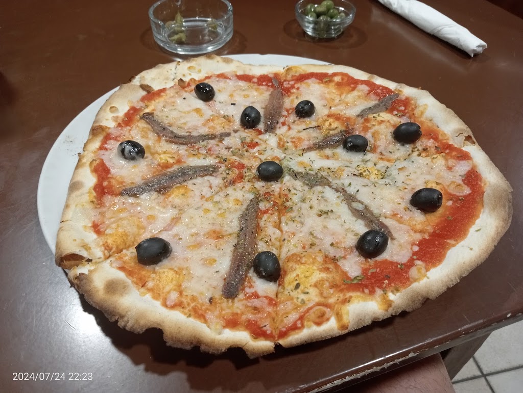 Pizzeria IIWI — Pizza