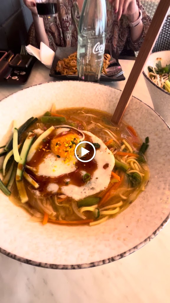 Restaurante Oriental Tama — Videos