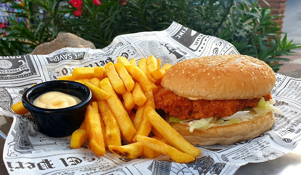 Eagle Cafe Bar — Comida y bebida