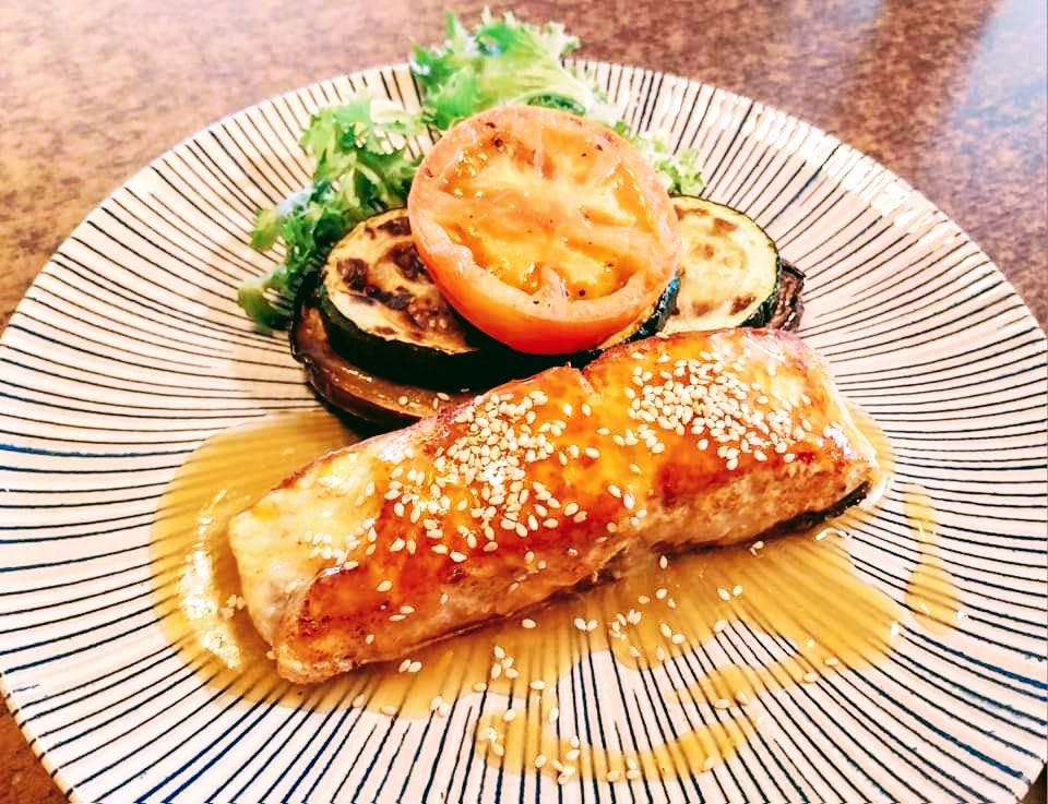 Cafe Bar Teteria Gino — Comida y bebida