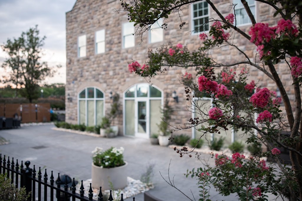  Om Life Living Yoga | Studio