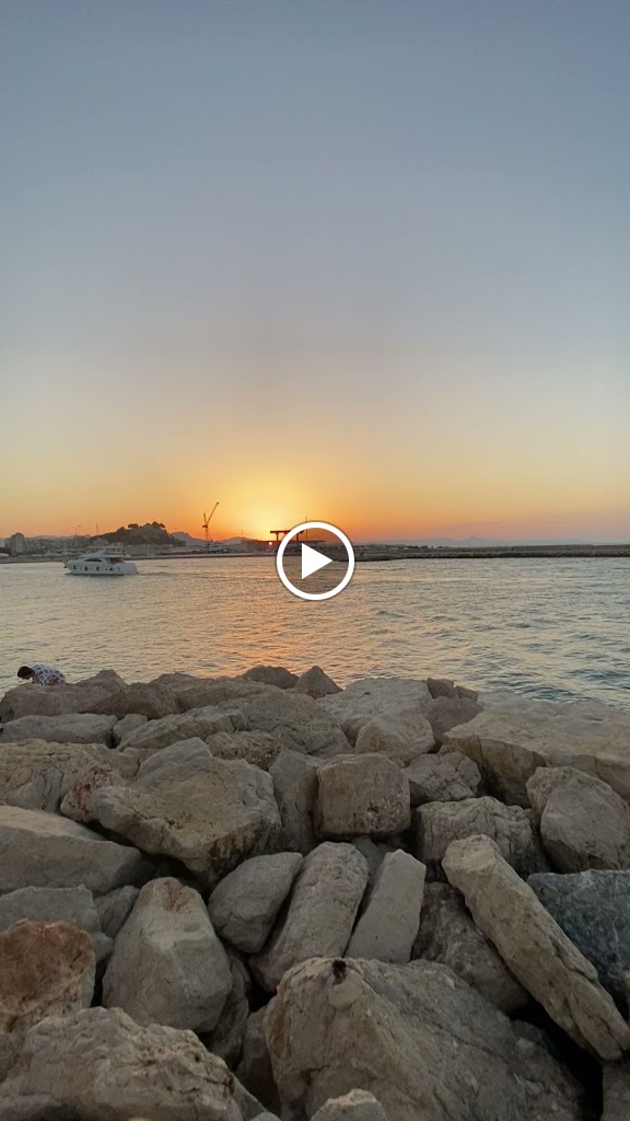 Aparcamiento Puerto Deportivo — Videos