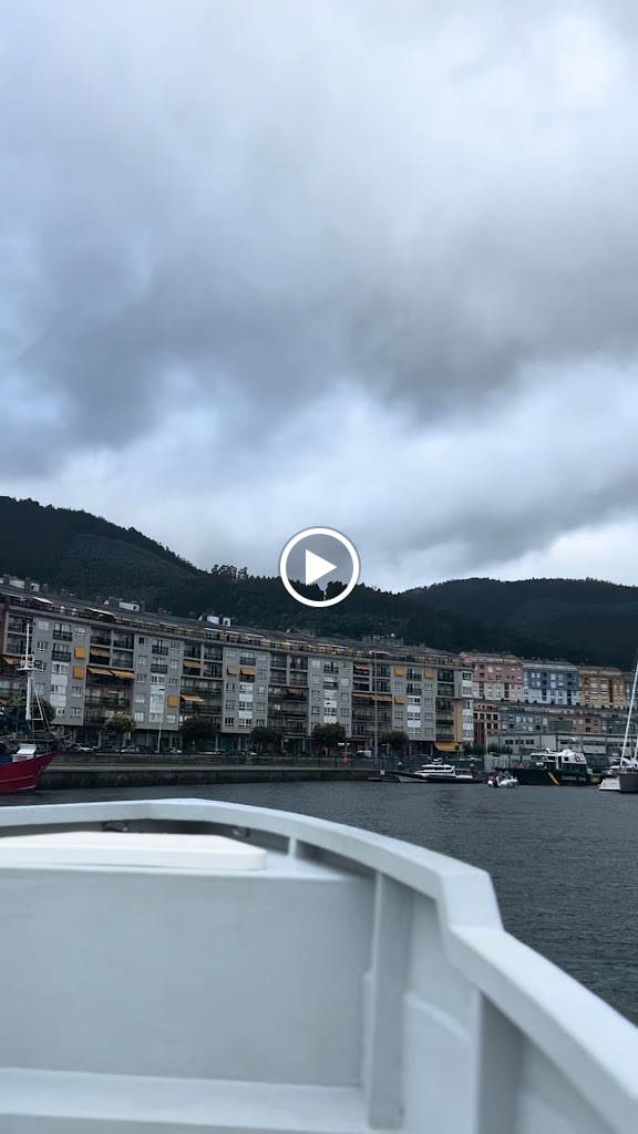 Vivemar: Barco Turistico por la Ria y Fucino do Porco — Videos