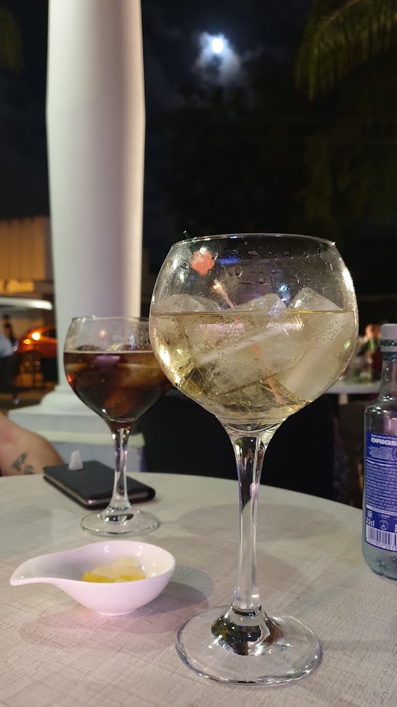 QB Cocktails & Bar — Martini