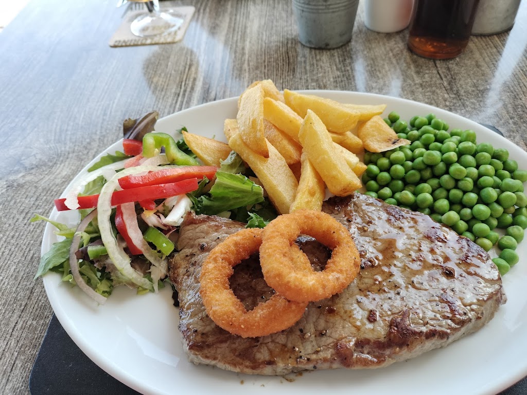 The Wessex Bar — Comida y bebida