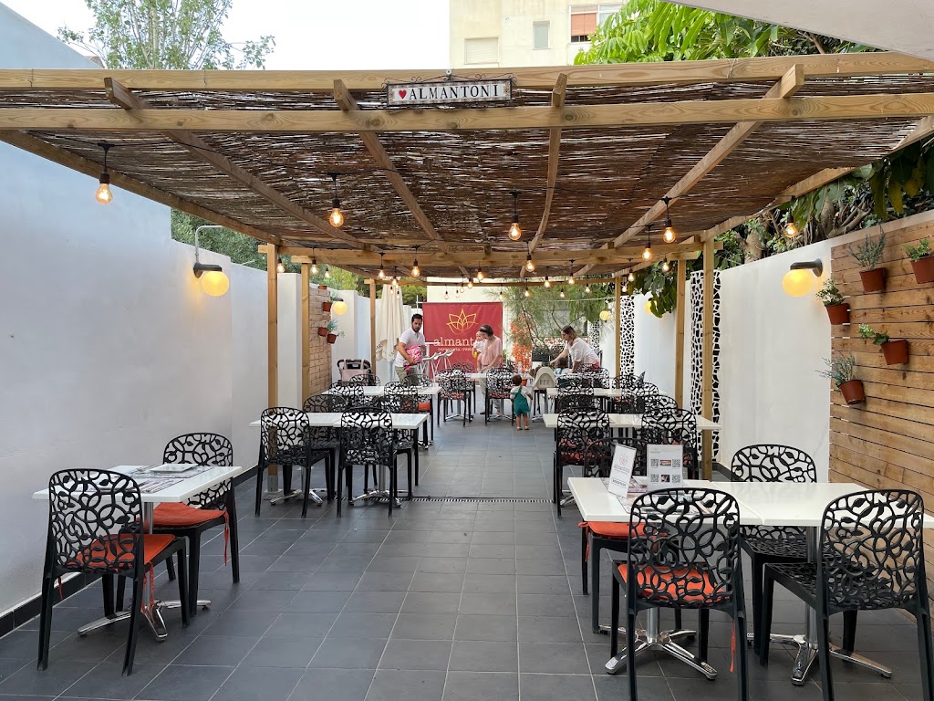 Restaurante ALMANTONI — Ambiente