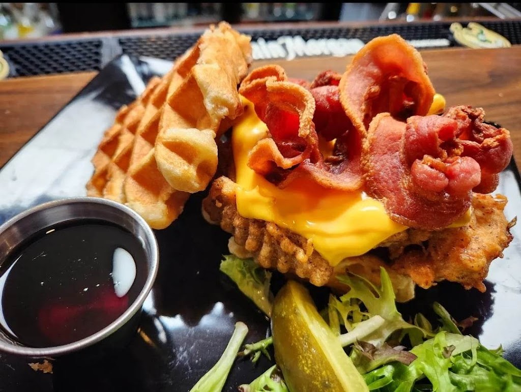  Archives Bar and Grill