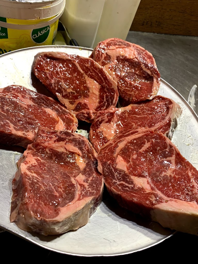 Restaurante Grill Es Caliu — Comida y bebida