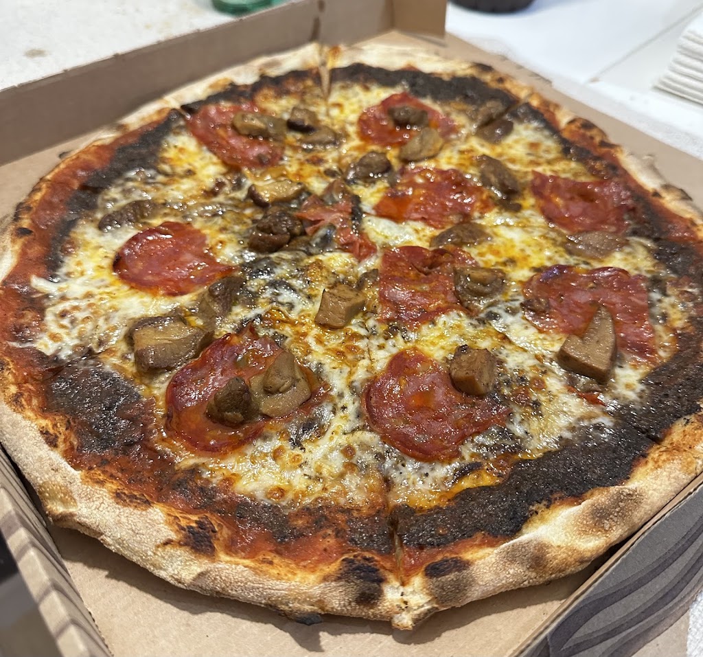 Pizzeria Crunch — Comida y bebida