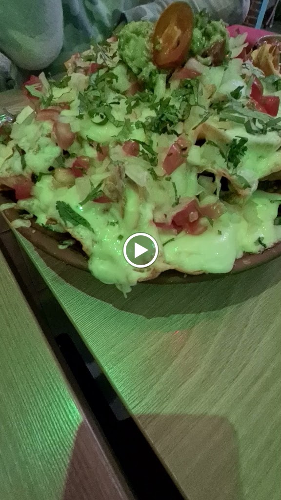 Restaurante El Mariachi Loco — Videos