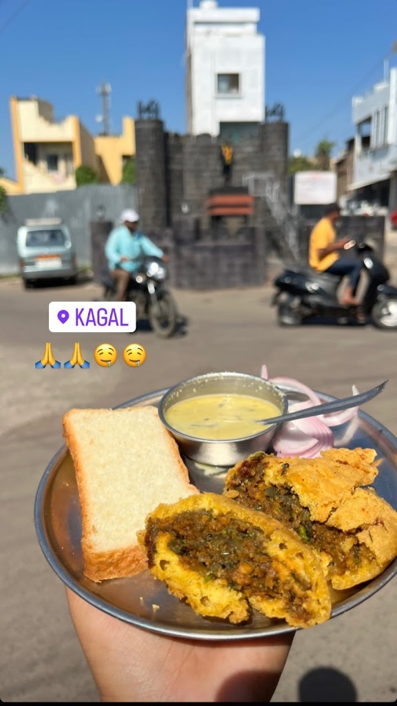 Hotel Shaukat Specality Masala Vadapaav