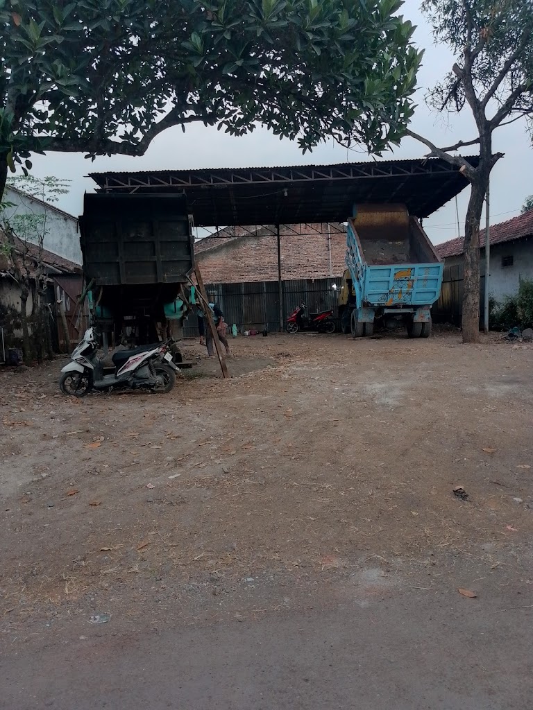 Bengkel Mobil Dyna - Dukuhjati Kidul