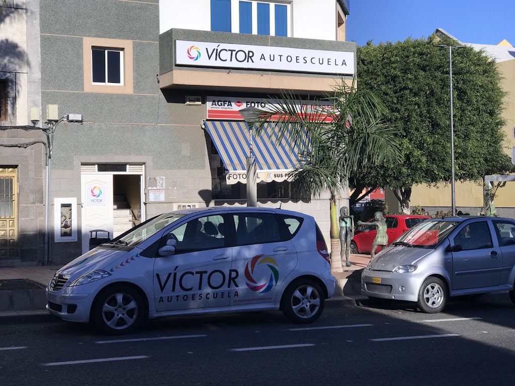 VICTOR AUTOESCUELA - En Cruce de Arinaga — Del propietario