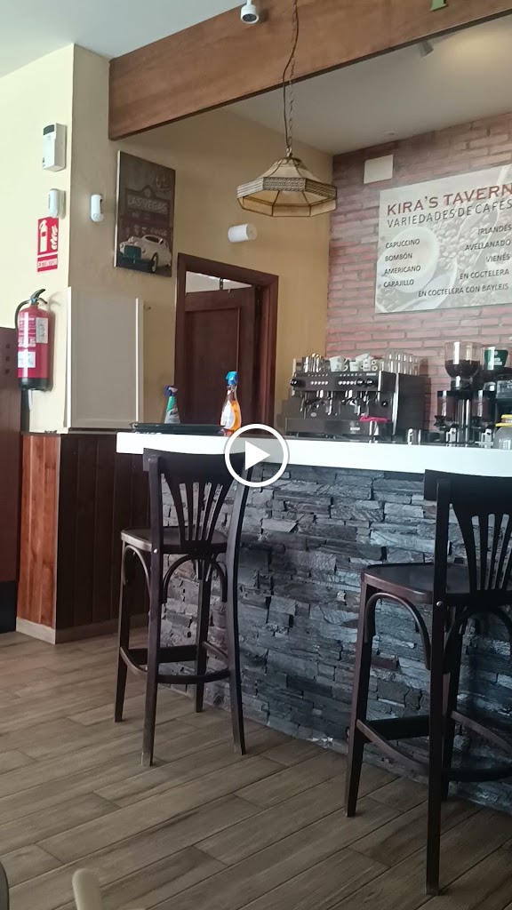 Kira's Tavern(r) | Beers & Burgers — Ambiente