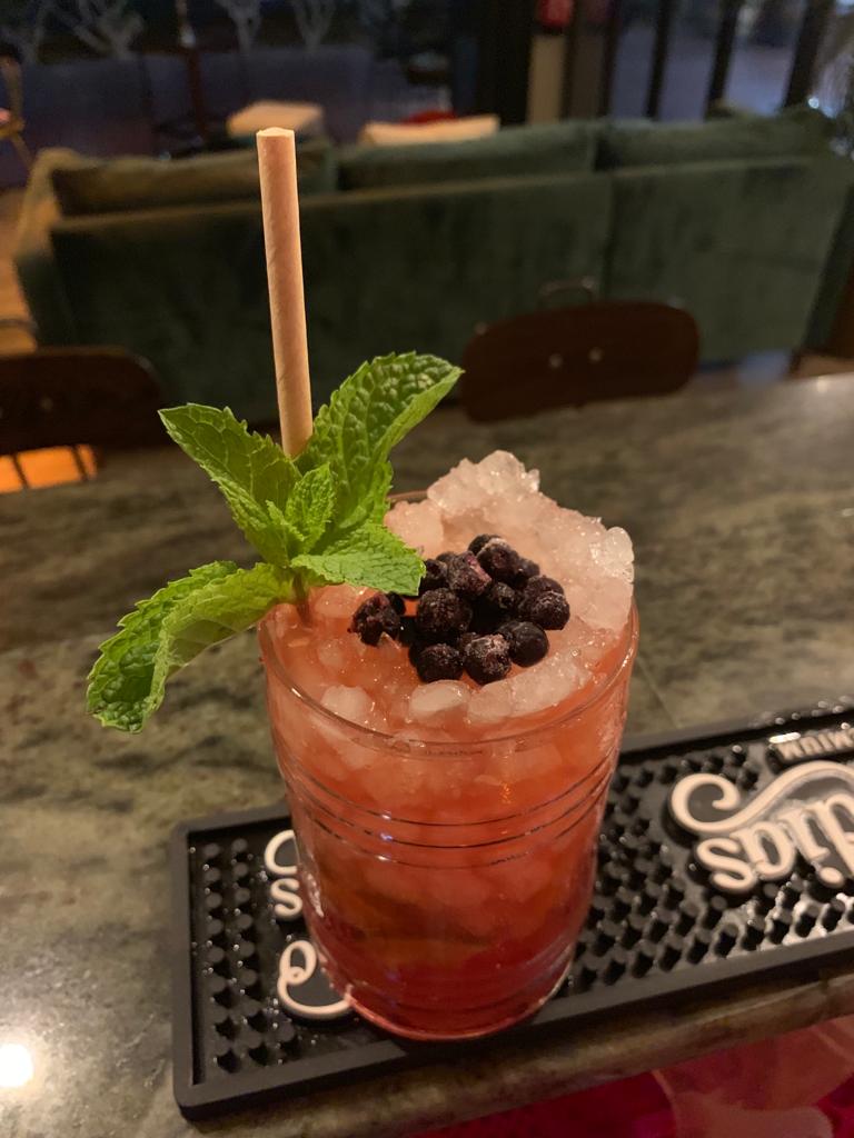 Iguazu Lounge — Comida y bebida