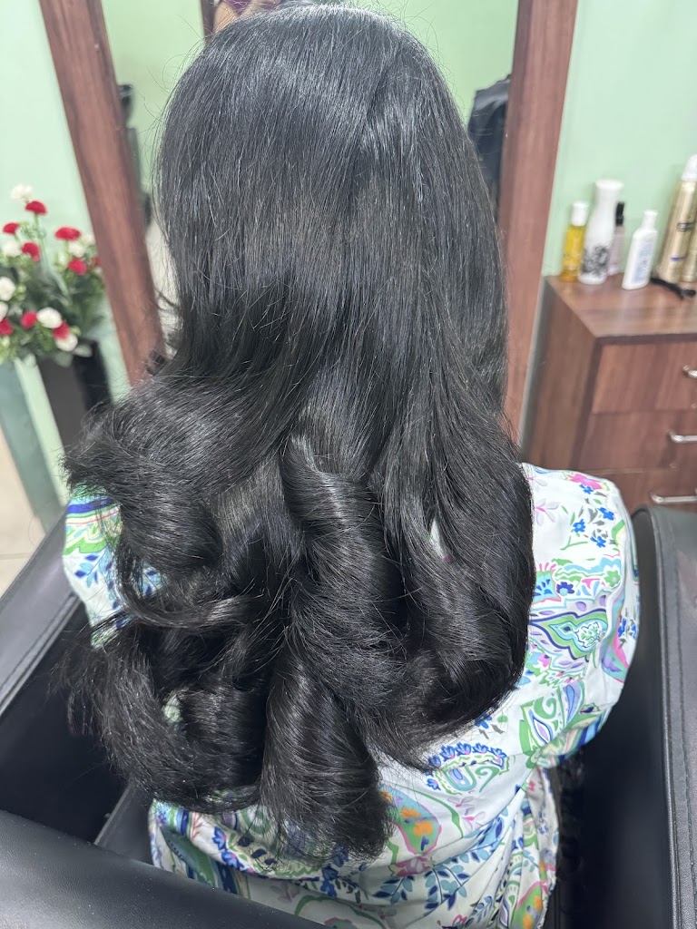 G Studiios Unisex Salon And Academy