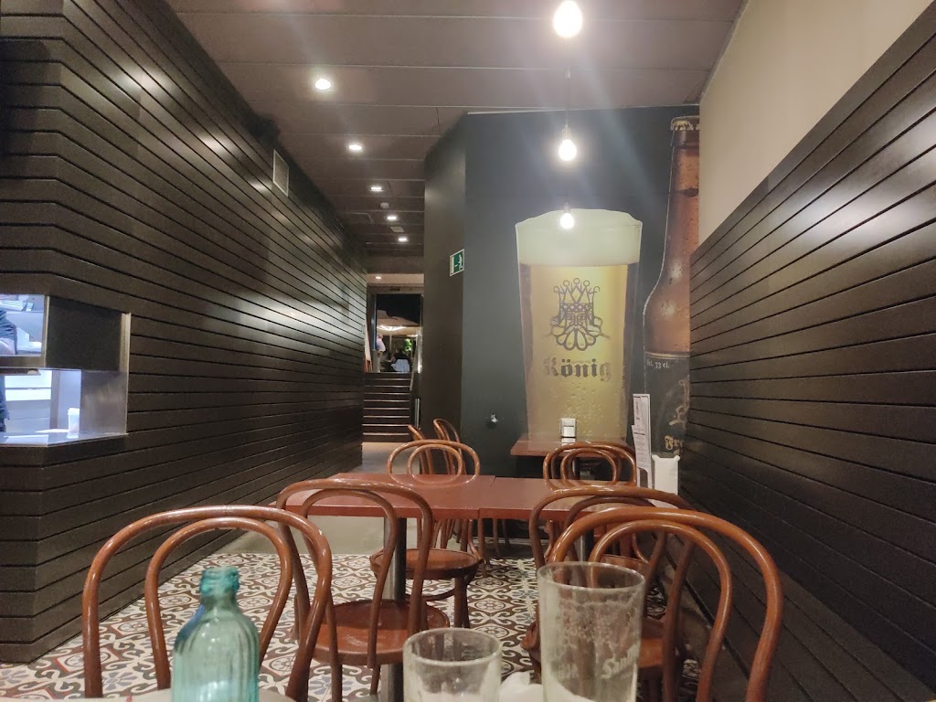 Konig Figueres — Ambiente