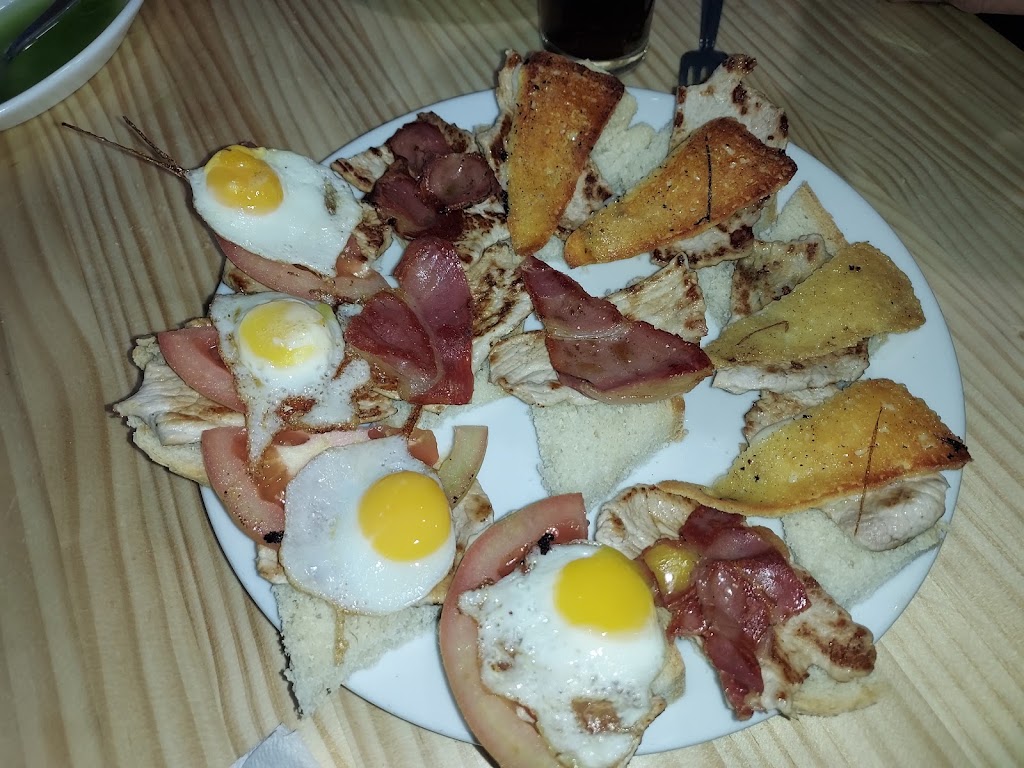 Bar Juan Sanchez — Comida y bebida