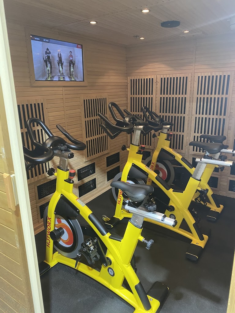  HOTWORX Portage - Portage, MI - Crossroads Galleria