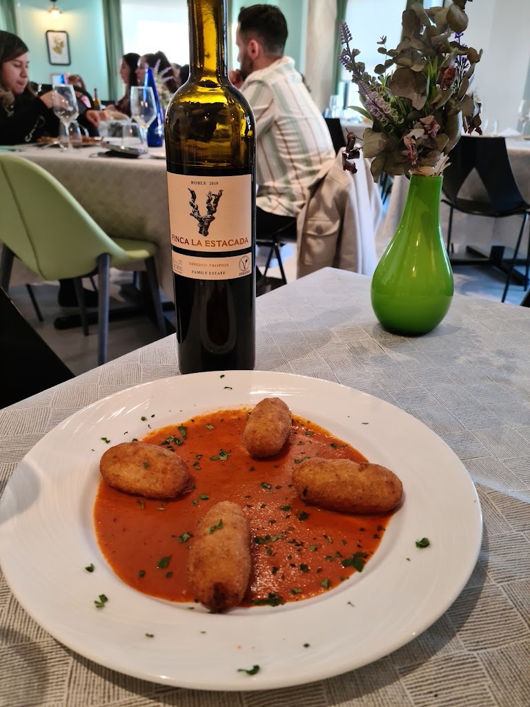 Asador Ladis — Comida y bebida