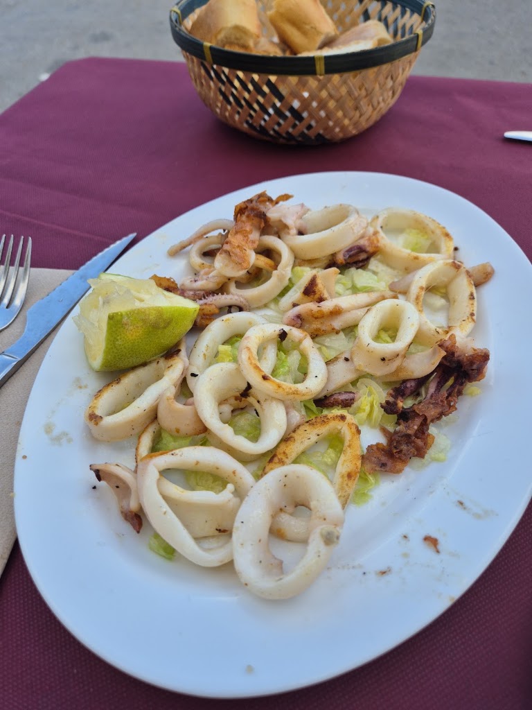 Jarro de Oro — Comida y bebida