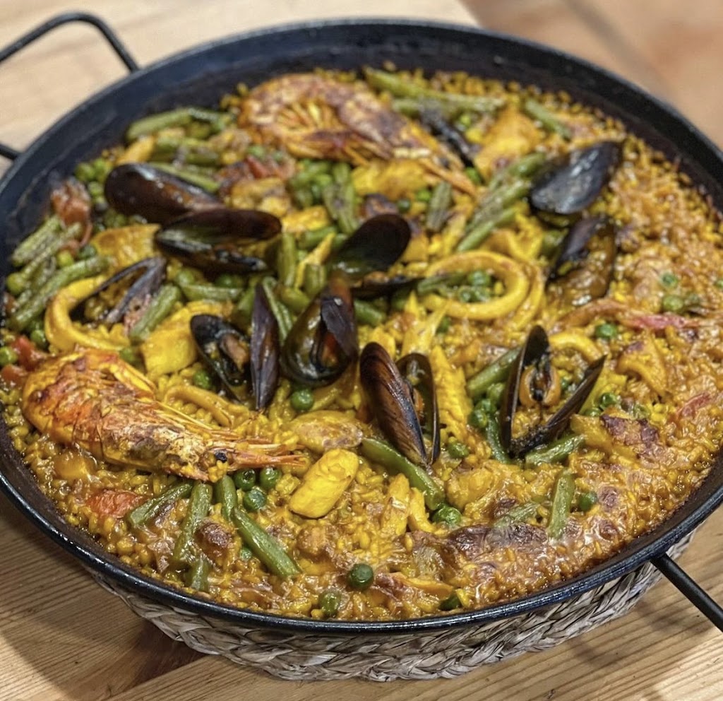 Restaurante Los Mellizos — Comida y bebida