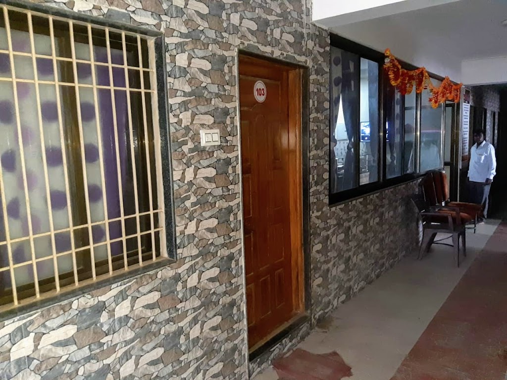 Hotel Radha Lodging
