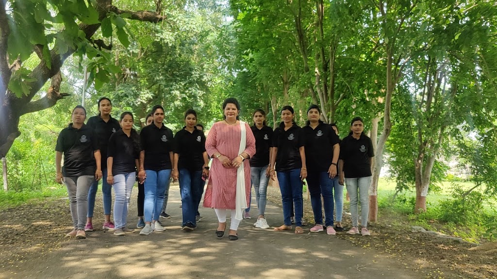 Gayatri Beauty Academy