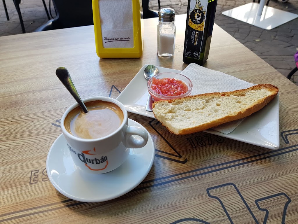 Restaurante Els Jubilats! — Comida y bebida