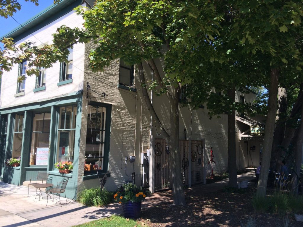  Lakeside St. Coffee House