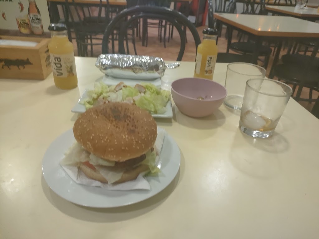 Bar Nau orba — Comida y bebida