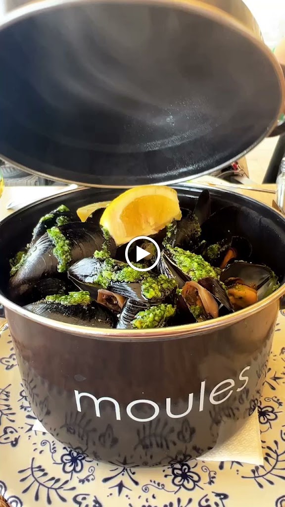 BELLA VITA - ristorante, pizzeria, gelateria — Videos