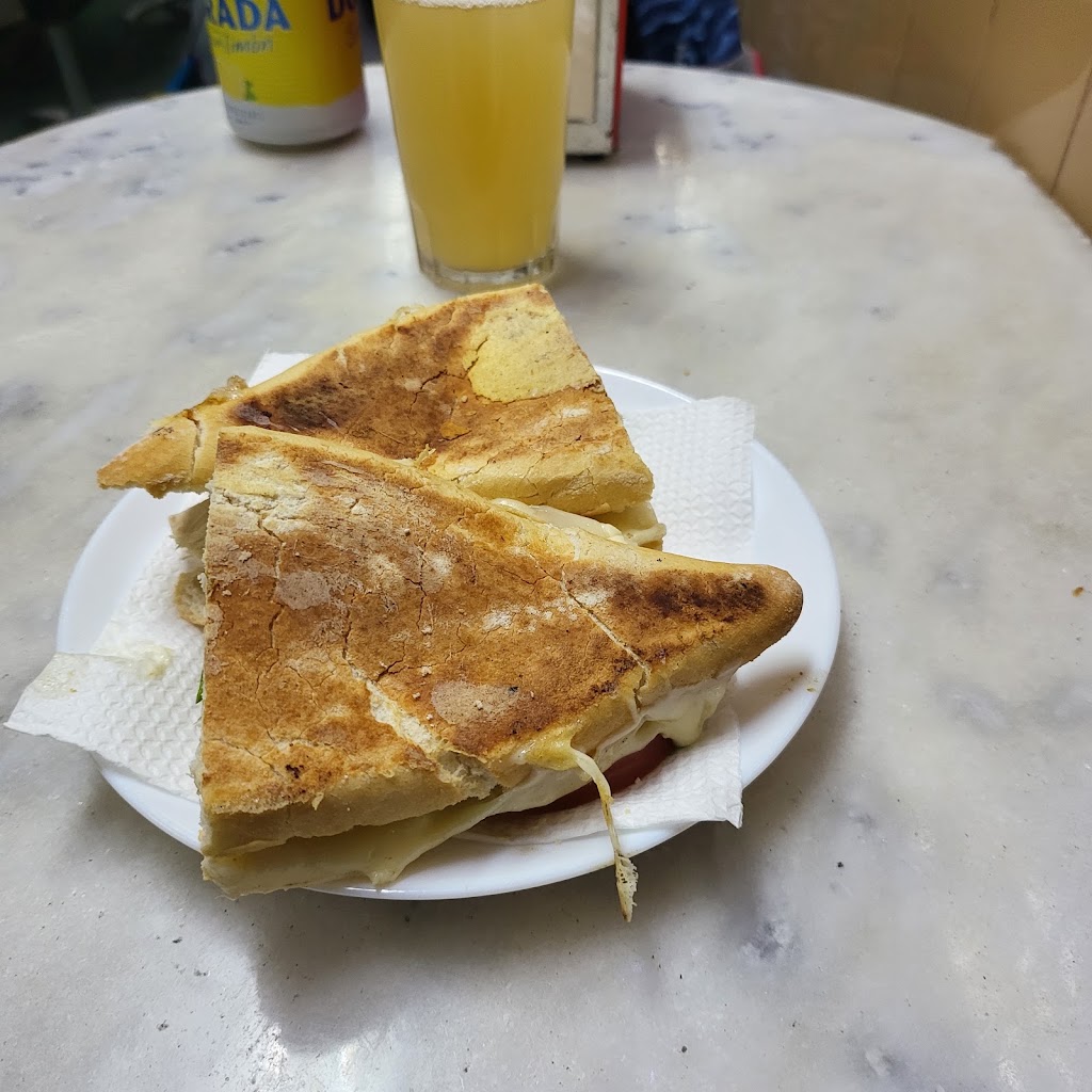 Malele — Comida y bebida