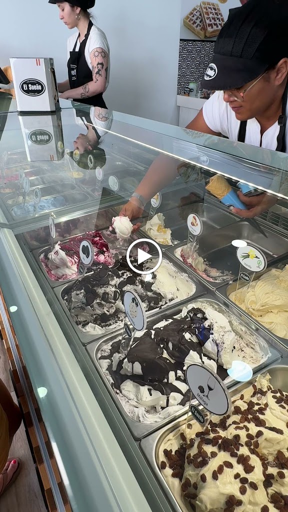 Heladeria El Sueno Caletillas — Ambiente