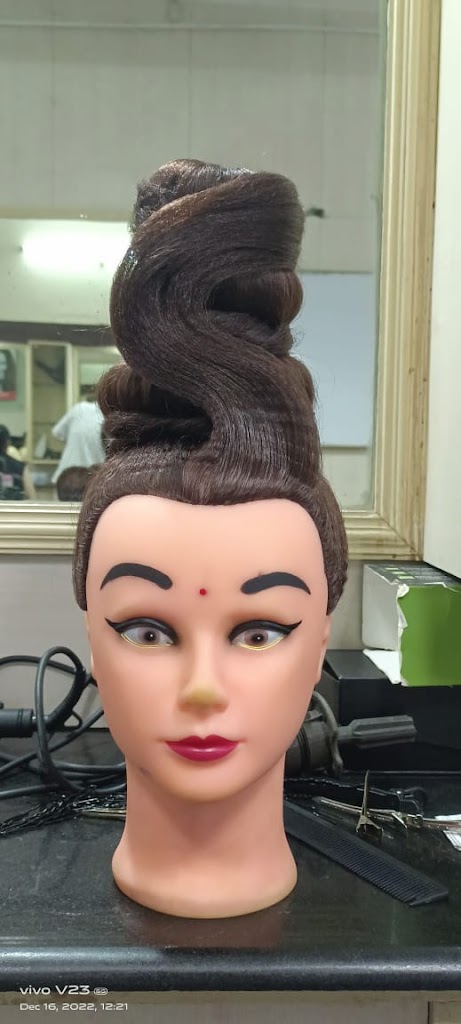 Vlcc School Of Beauty Institute In Bank Colony Patiala