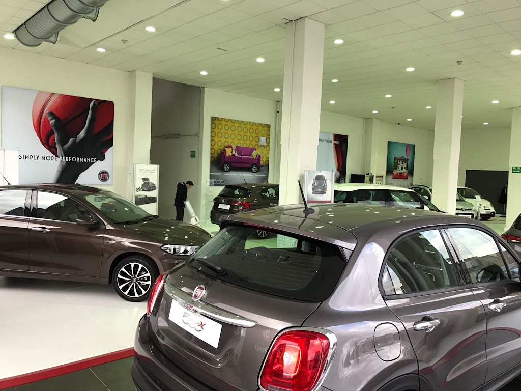 AUTOMOVILES CERVERA — Interior