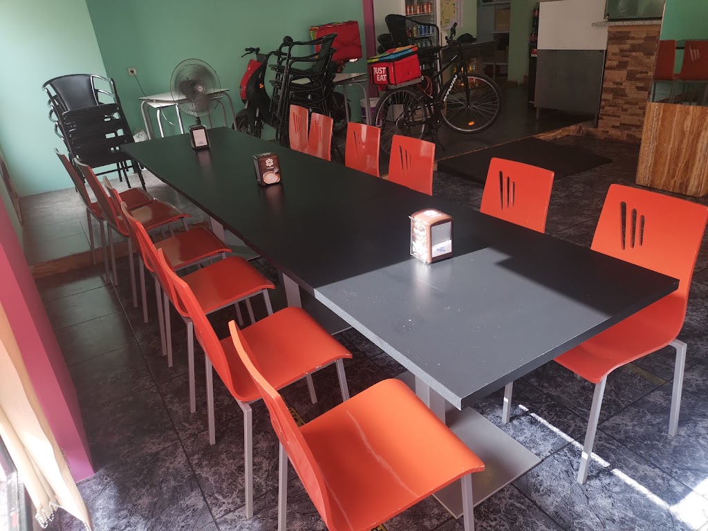 Bilal Pizzeria Y Kebab — Ambiente