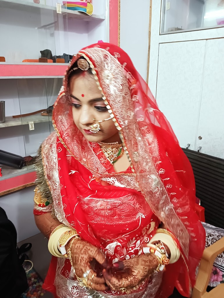 Priyanshi Beauty Parlour